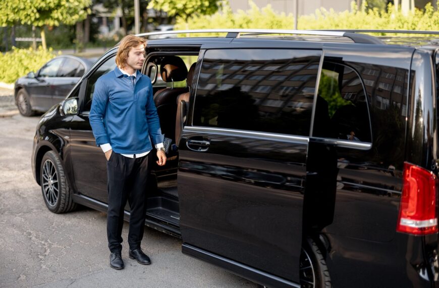 Auta z przesuwanymi drzwiami: rodzaje, zalety i wady.