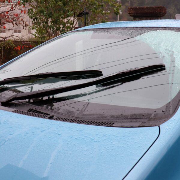 Wymiana wycieraczek: krok po kroku z poradami dla początkujących.