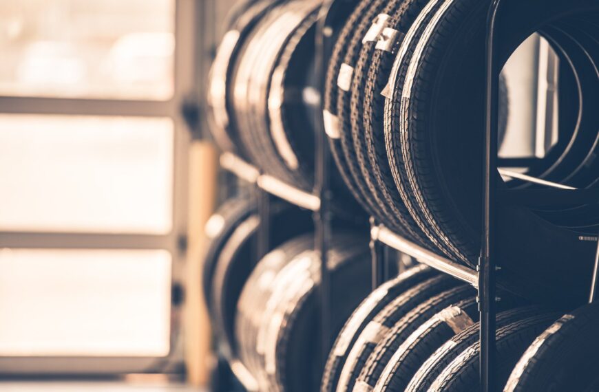 Zmiana opon na zimowe: kiedy to zrobić, aby być bezpiecznym.