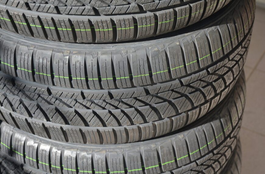 Jak wybrać najlepsze opony całoroczne: porównanie i opinie ekspertów.
