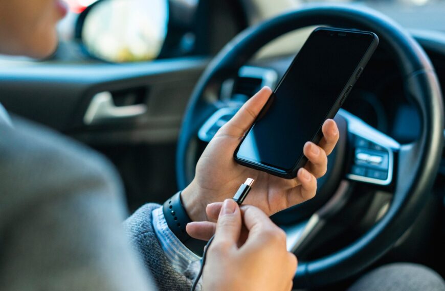 Najlepsze aplikacje dla kierowców: narzędzia, które ułatwią Ci życie na drodze.