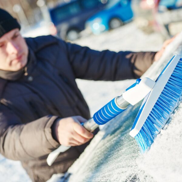 Jak dbać o lakier samochodowy w warunkach zimowych?