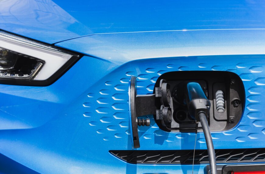 Alternatywne źródła zasilania w samochodach elektrycznych: co przyniesie przyszłość?