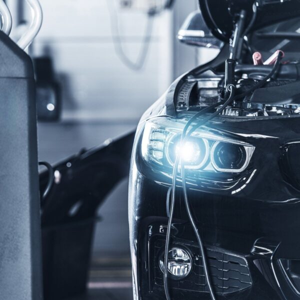 Skuteczne metody odparowania wilgoci z wnętrza samochodu w sezonie jesienno-zimowym.