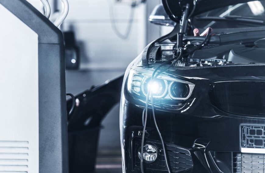 Skuteczne metody odparowania wilgoci z wnętrza samochodu w sezonie jesienno-zimowym.