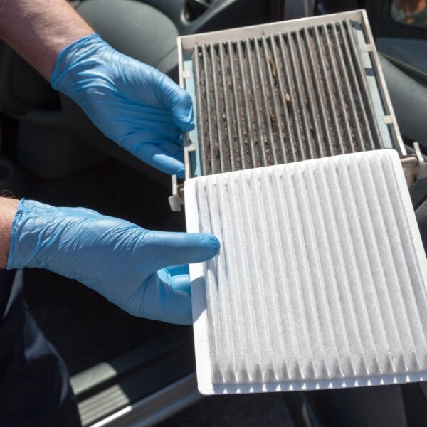 Jak przygotować samochód do sezonu letniego: konserwacja klimatyzacji i inne niezbędne czynności.